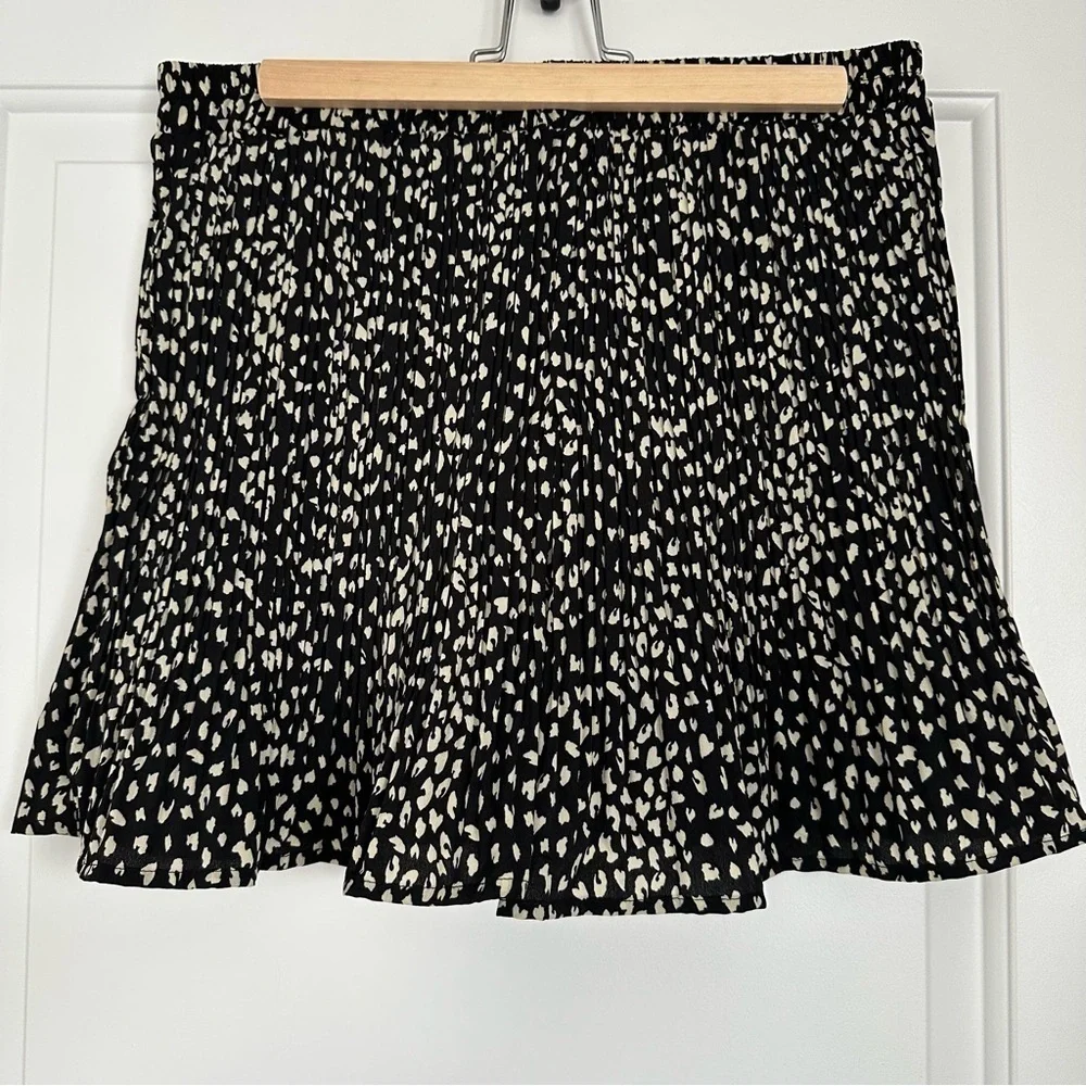 Baevely Black and White Polka Dot Mini Skirt